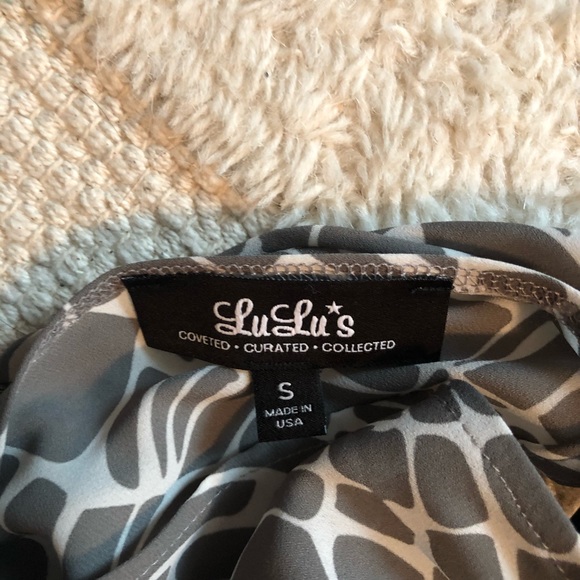 Lulus’s Marble Mood Grey Print Maxi Dress - Picture 4 of 4